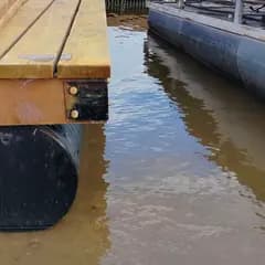 Стыковка плавучих конструкций на воде