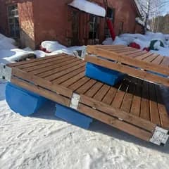 Понтонные секции на снегу